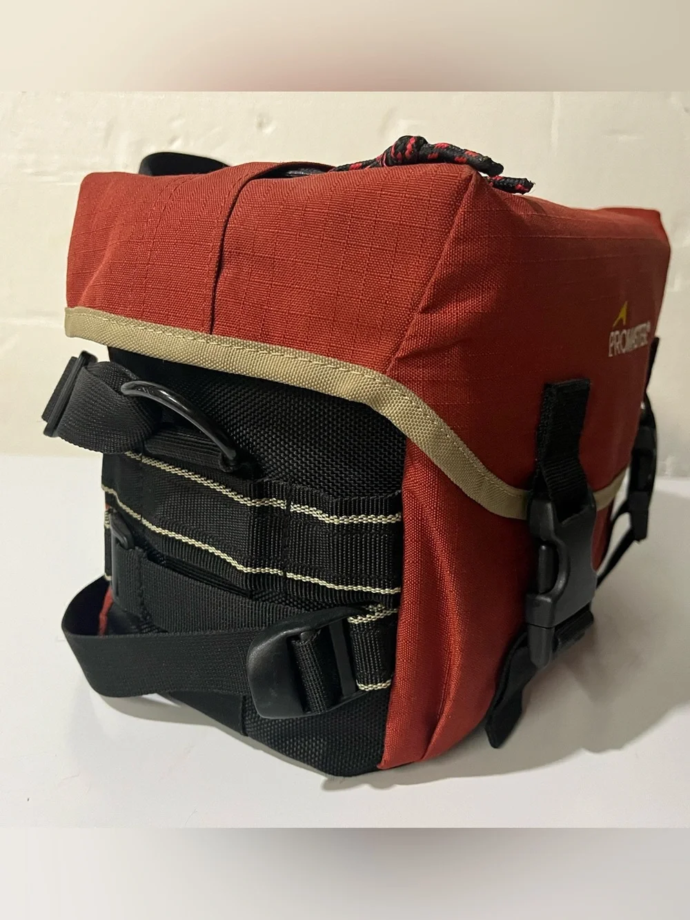 Promaster medium camera case with accessories and organizing pockets, paprika